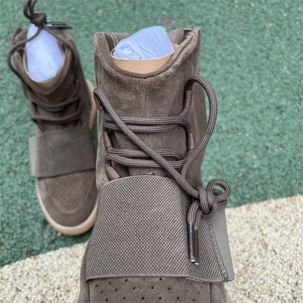 Adidas Yeezy Boost 750 Sneaker - Image 2
