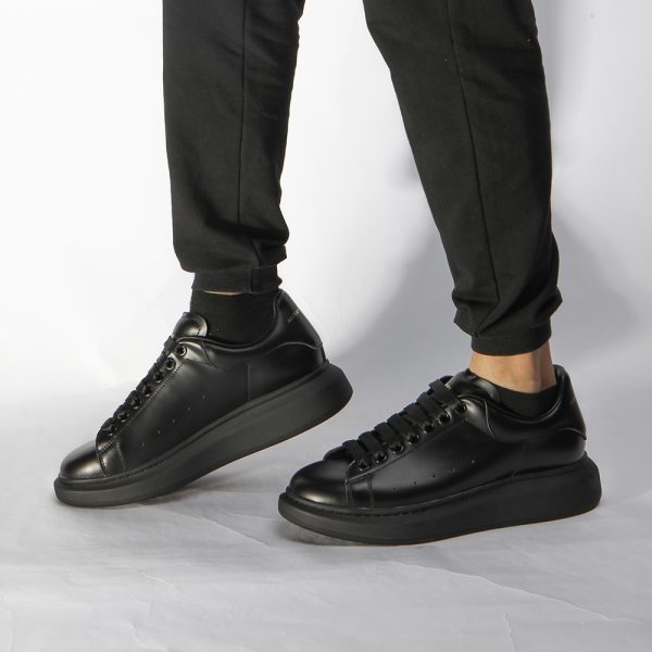 Alexander Mqueen Sneaker In Black