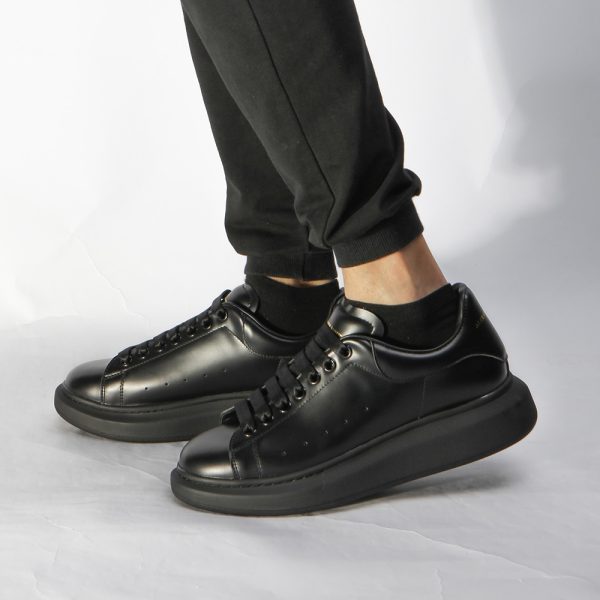 Alexander Mqueen Sneaker In Black - Image 2