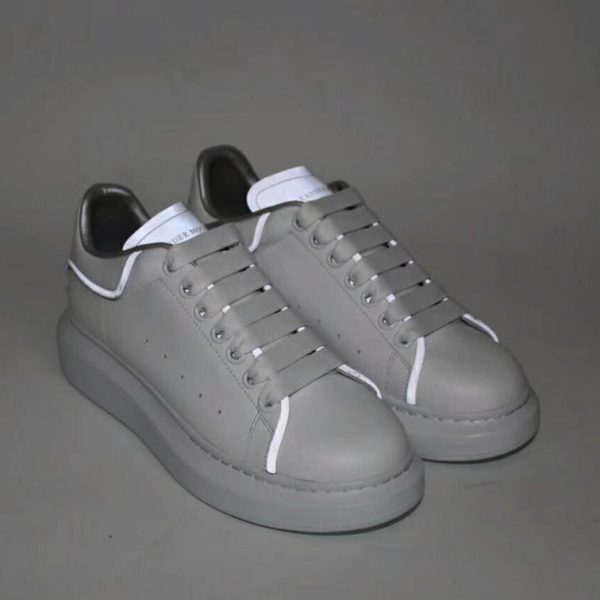 Alexander Mqueen Alexander McQueen Reflective Sneaker in White - Image 2