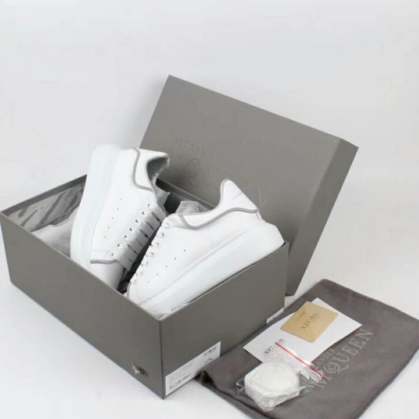Alexander Mqueen Alexander McQueen Reflective Sneaker in White - Image 3