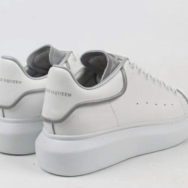 Alexander Mqueen Alexander McQueen Reflective Sneaker in White - Image 5