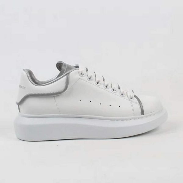 Alexander Mqueen Alexander McQueen Reflective Sneaker in White - Image 7