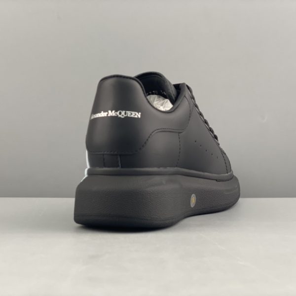 Alexander Mqueen Low-Top Sneakers - Image 2