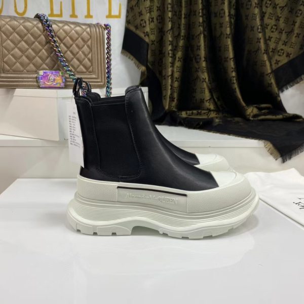 Alexander Mqueen Men's Tread Slick Chelsea Boots - Image 5
