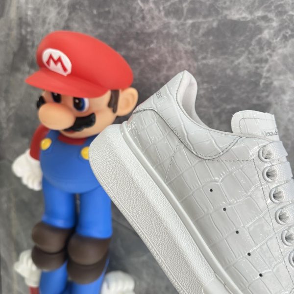 Alexander Mqueen Oversized Low-Top Sneakers - Image 5