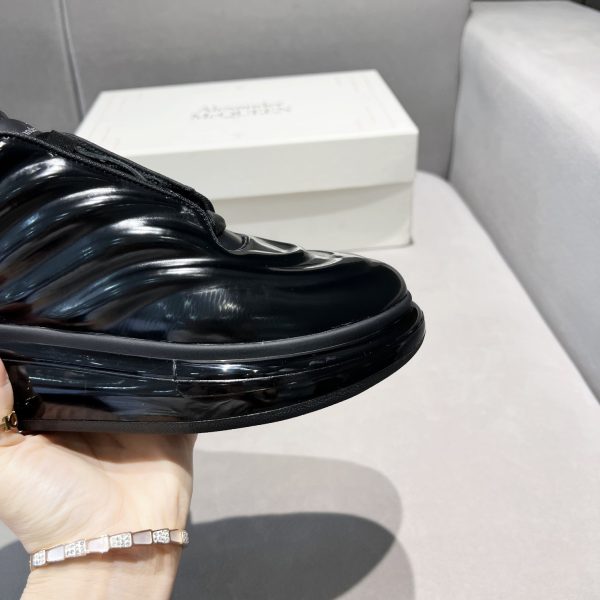 Alexander Mqueen Oversized Sneaker In Black - Image 6