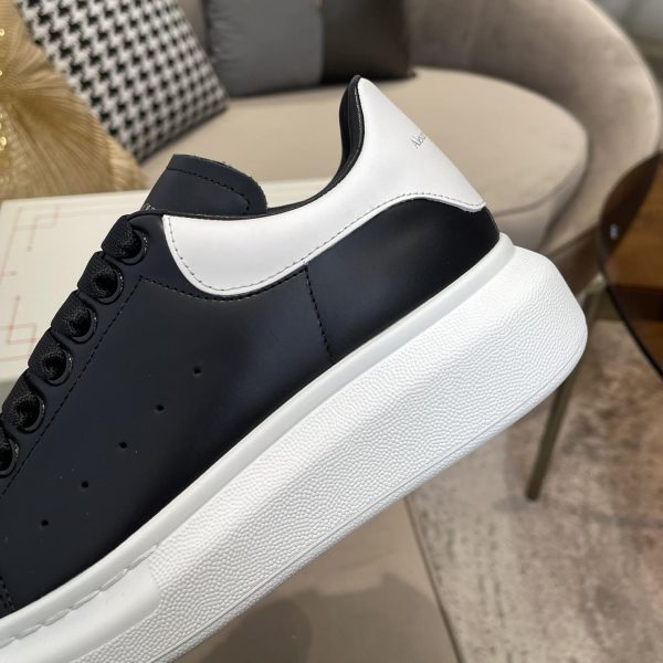 Alexander Mqueen Oversized Sneaker In Black/White - Image 4