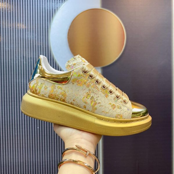 Alexander Mqueen Oversized Sneaker - Image 7
