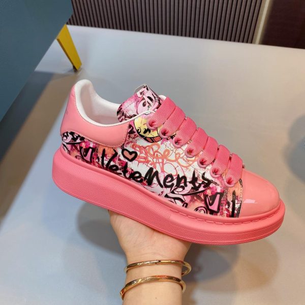 Alexander Mqueen Oversized Sneaker - Image 7