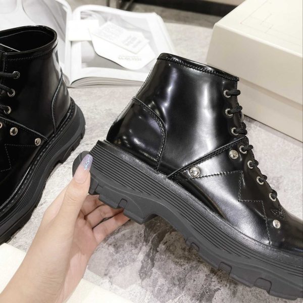 Alexander Mqueen Tread Slick Boot In Black - Image 3