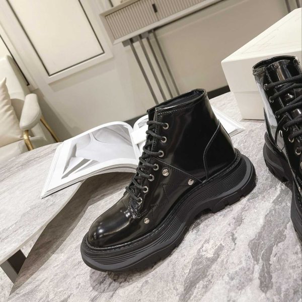 Alexander Mqueen Tread Slick Boot In Black - Image 4