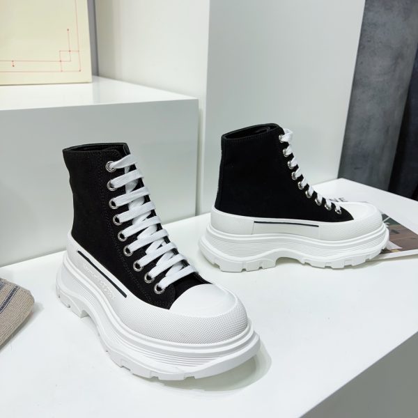 Alexander Mqueen Tread Slick Boot In Magnolia - Image 5