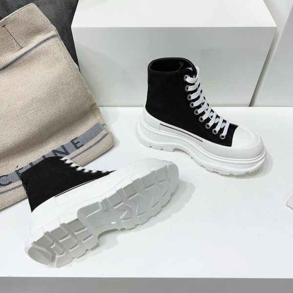 Alexander Mqueen Tread Slick Boot In Magnolia - Image 7