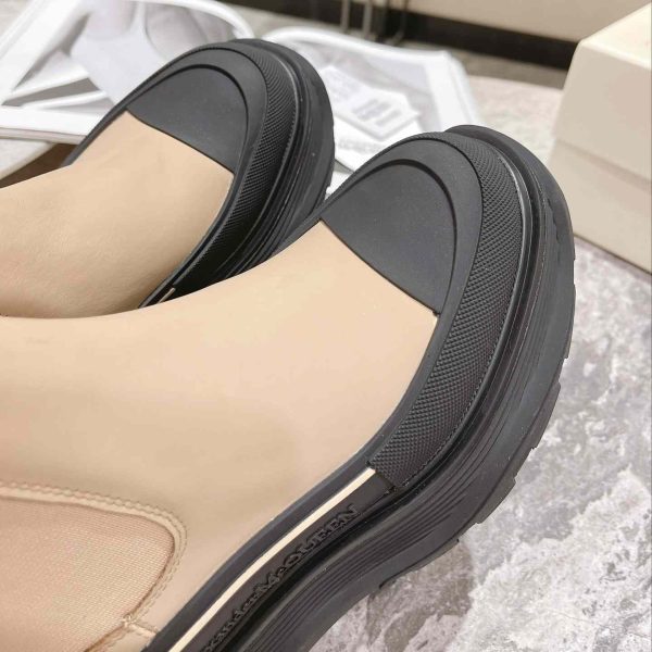 Alexander Mqueen Tread Slick Chelsea Boots - Image 4