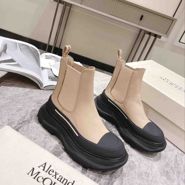 Alexander Mqueen Tread Slick Chelsea Boots - Image 5