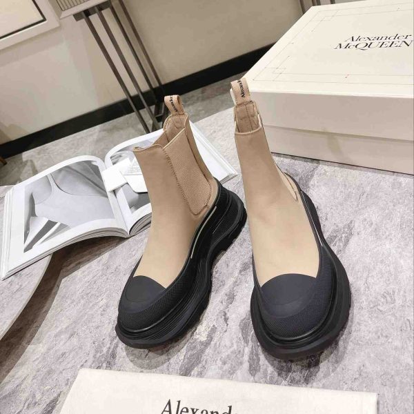 Alexander Mqueen Tread Slick Chelsea Boots - Image 8
