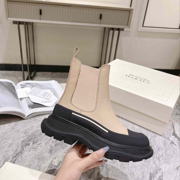 Alexander Mqueen Tread Slick Chelsea Boots - Image 9