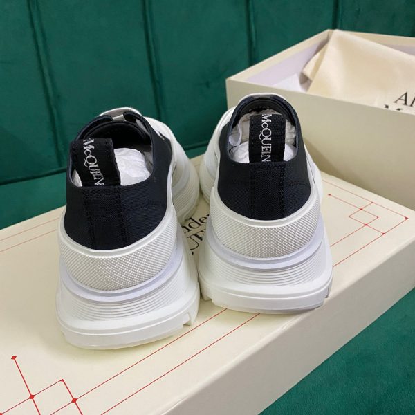 Alexander Mqueen Tread Slick Lace Up in Black/white - Image 6