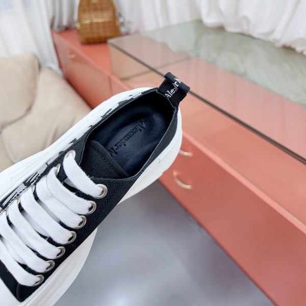 Alexander Mqueen Tread Slick Lace-up In Black - Image 4