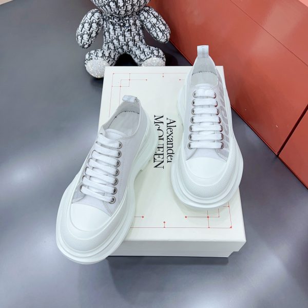 Alexander Mqueen Tread Slick Lace-up In White - Image 2