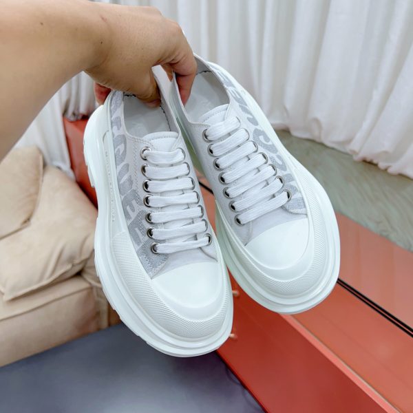 Alexander Mqueen Tread Slick Lace-up In White - Image 5