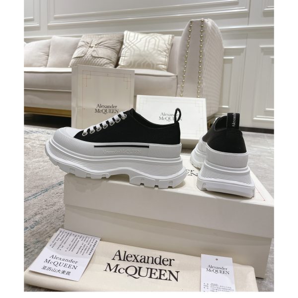 Alexander Mqueen Tread Slick Platform Low Sneakers - Image 2