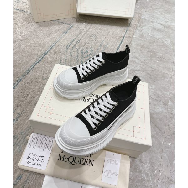 Alexander Mqueen Tread Slick Platform Low Sneakers - Image 3