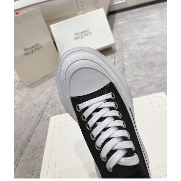 Alexander Mqueen Tread Slick Platform Low Sneakers - Image 4