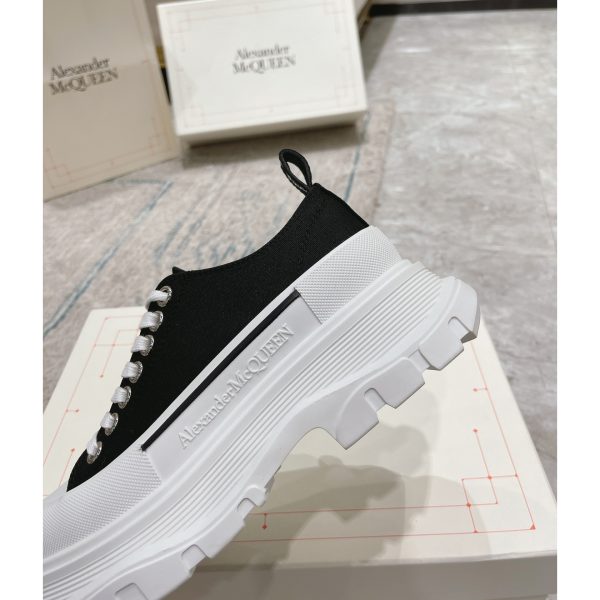 Alexander Mqueen Tread Slick Platform Low Sneakers - Image 5