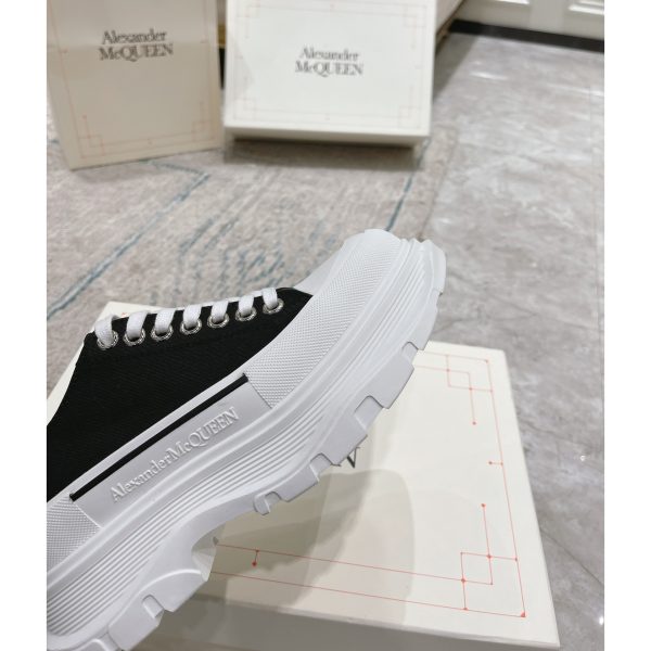 Alexander Mqueen Tread Slick Platform Low Sneakers - Image 8