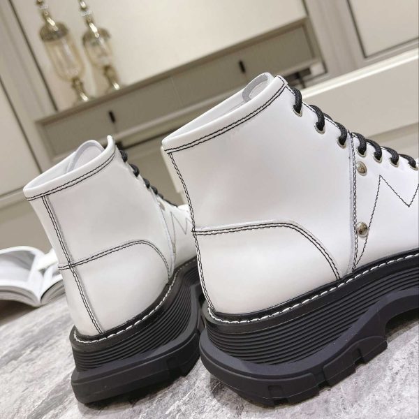 Alexander Mqueen Women's Tread Slick Boot In White - Image 8