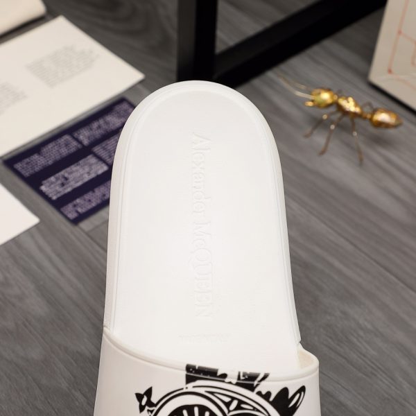 Alexander Mqueen Logo Slipper - Image 2