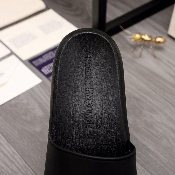 Alexander Mqueen Logo Slipper - Image 8