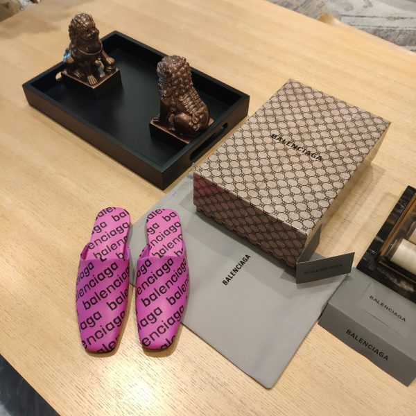 Balenciaga Logo Leather Backless Loafers
