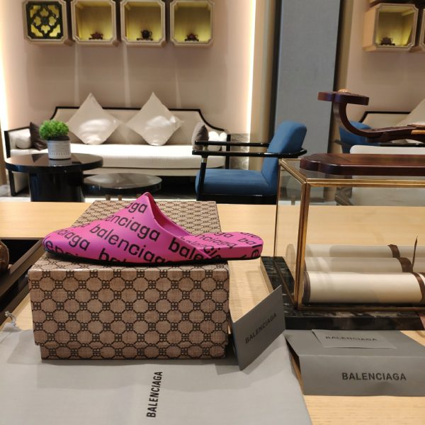 Balenciaga Logo Leather Backless Loafers - Image 4