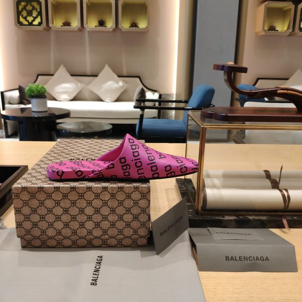 Balenciaga Logo Leather Backless Loafers - Image 5
