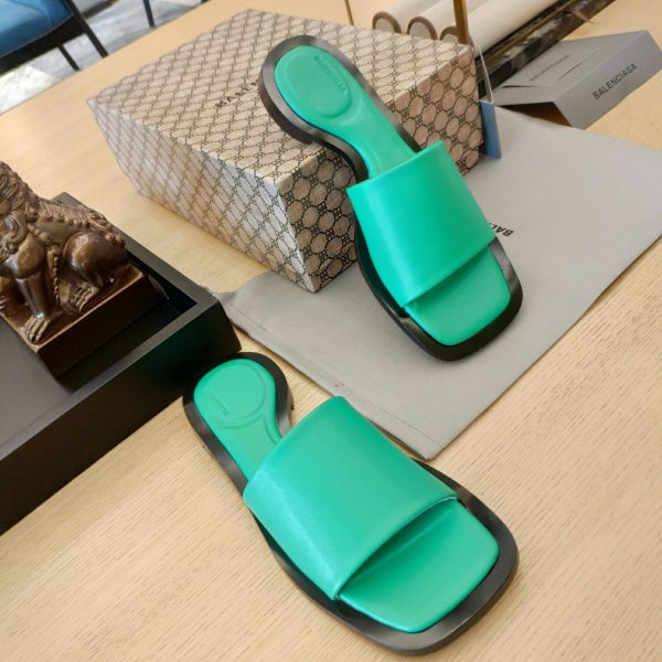 Balenciaga Logo Leather Slide Sandal - Image 3