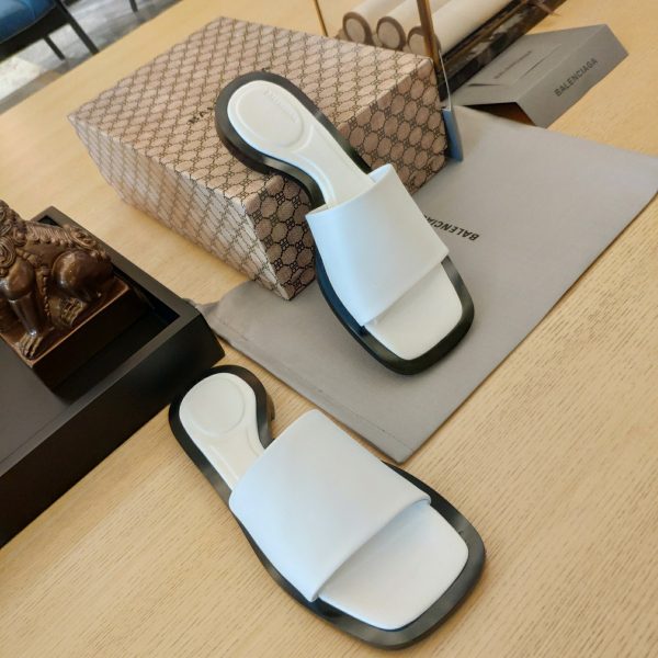 Balenciaga Logo Leather Slide Sandal - Image 3