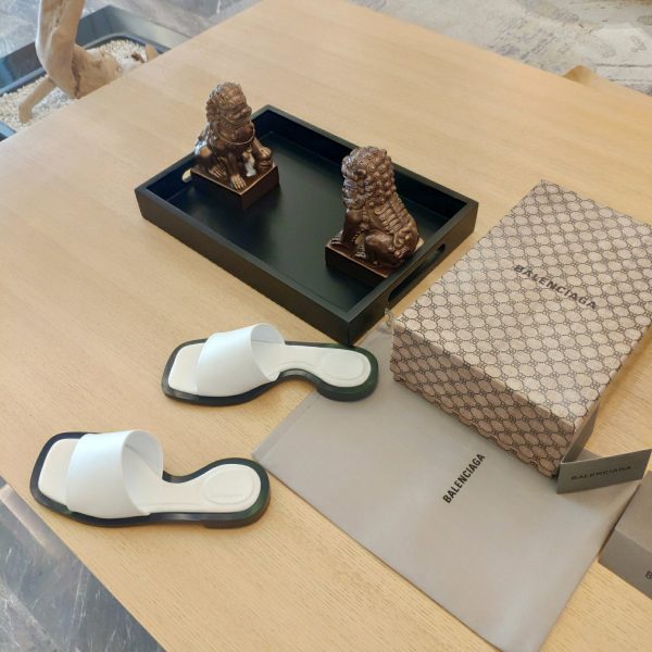 Balenciaga Logo Leather Slide Sandal - Image 5