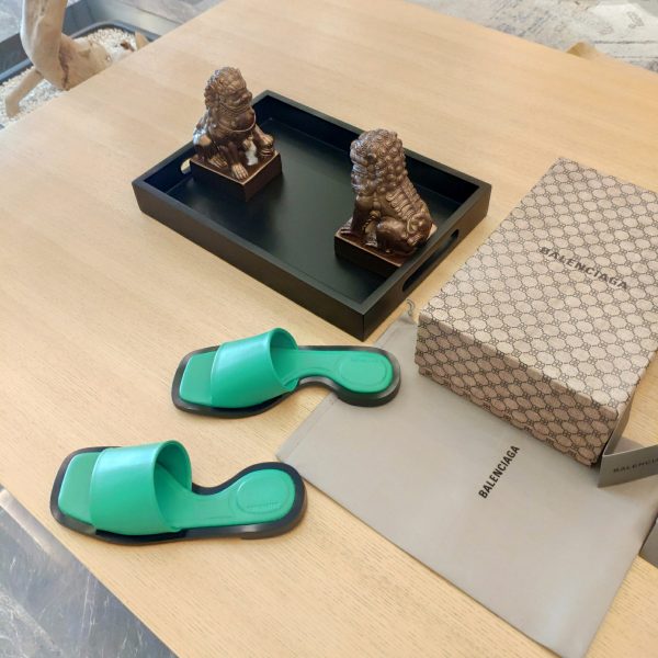 Balenciaga Logo Leather Slide Sandal - Image 6