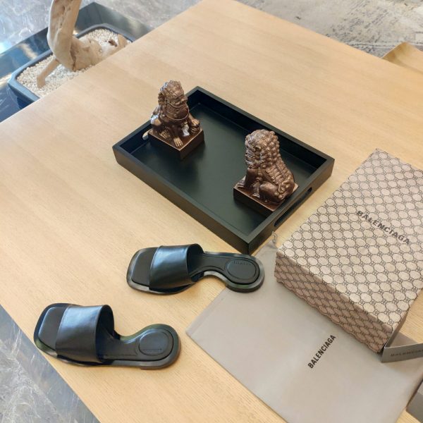Balenciaga Logo Leather Slide Sandal - Image 6