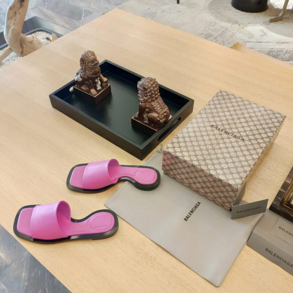 Balenciaga Logo Leather Slide Sandal - Image 6