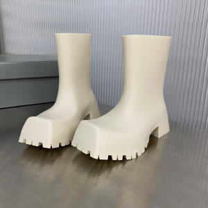 Balenciaga Women's Trooper Rubber Boot In Beige