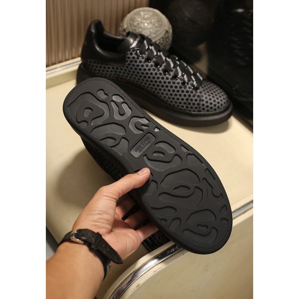 Alexander Mqueen Low Top Sneakers Black - Image 4