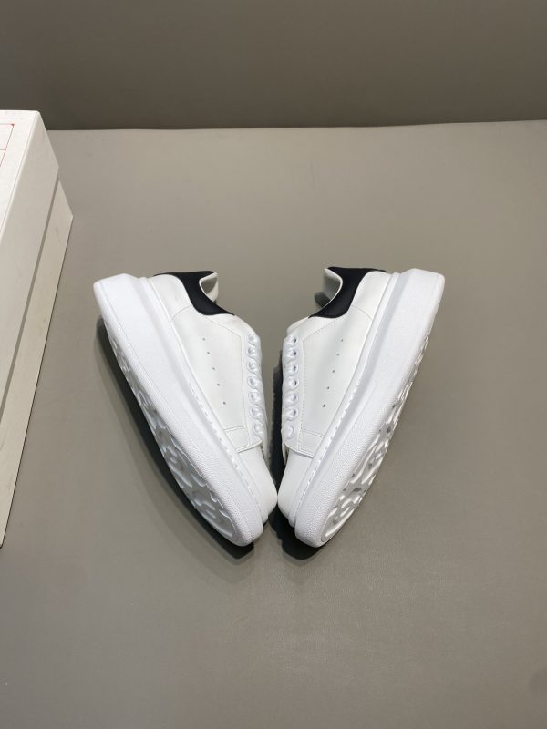 Alexander Mqueen Low-Top Sneakers - Image 4