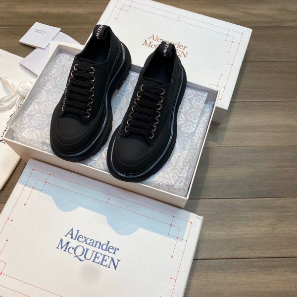 Alexander Mqueen Tread Slick Platform Low Top In Black - Image 2