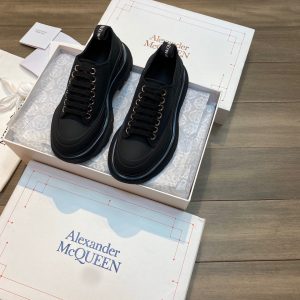 Alexander Mqueen Tread Slick Platform Low Top In Black
