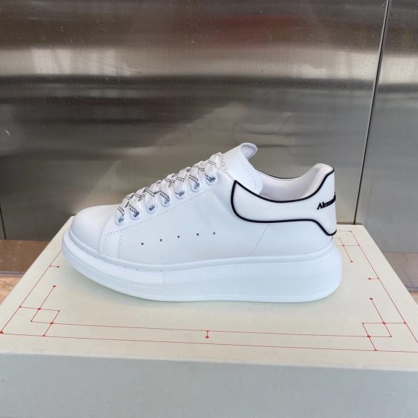 Alexander Mqueen Raised-Sole Low-Top Leather Trainers - Image 5