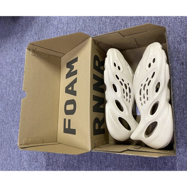 Adidas Yeezy Foam Runner Beige - Image 3